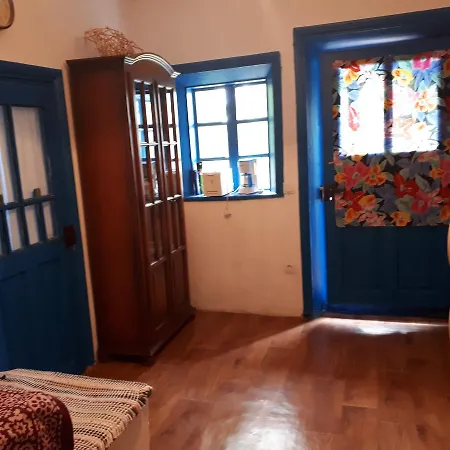 Semesterbostad Cristina House *